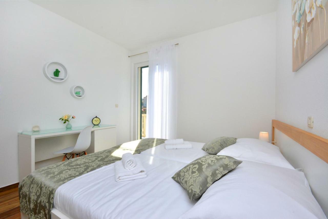 Villa Authentica With Heated Pool Grebastica Exterior photo