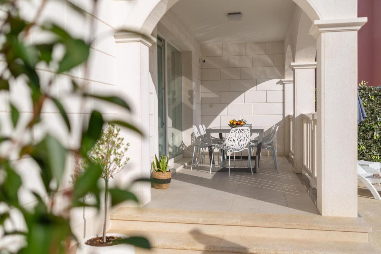 Villa Authentica With Heated Pool Grebastica Exterior photo